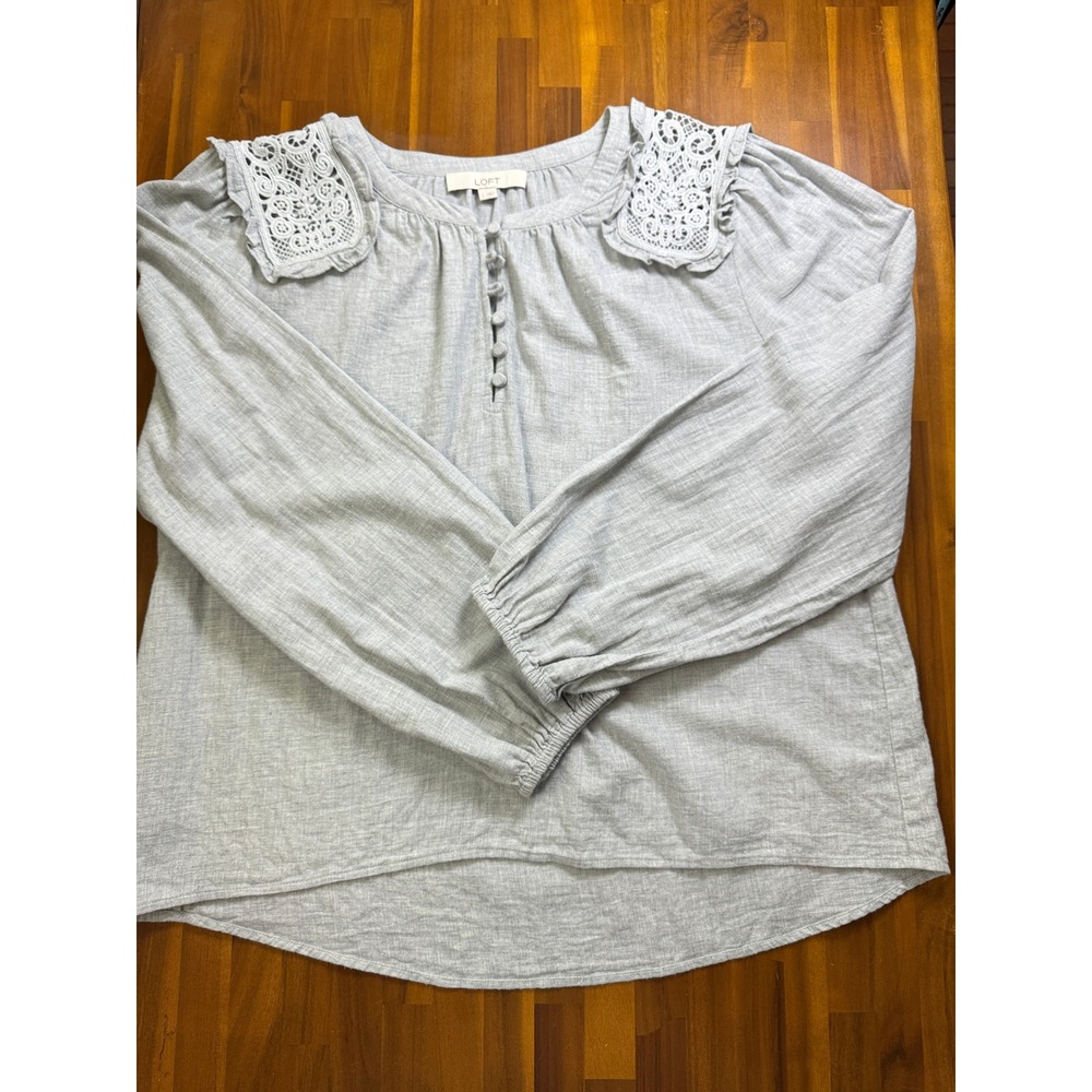 LOFT Blouse Women's L Gray Cottage Core Crochet Lace Shoulder Henley Linen Blend